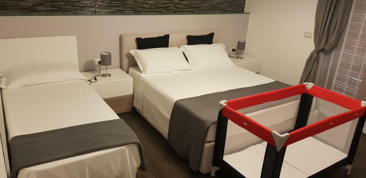 Appartamento I Puritani On The Beach Giardini Naxos Exterior foto